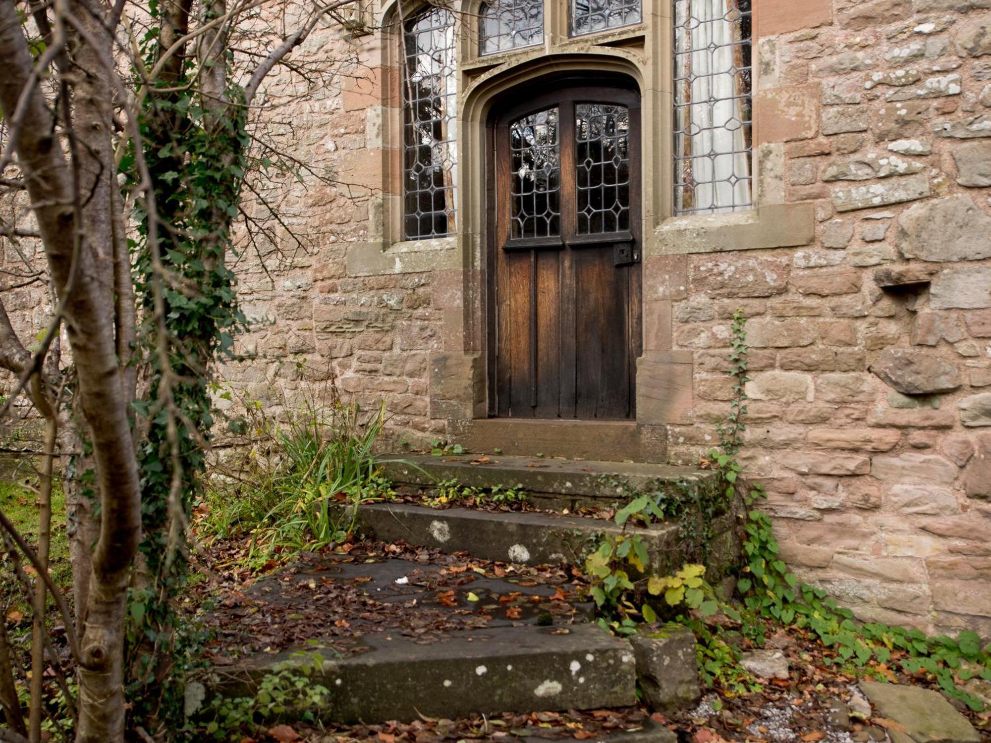 Yha St Briavels Castle Hostel Saint Briavels Exterior photo